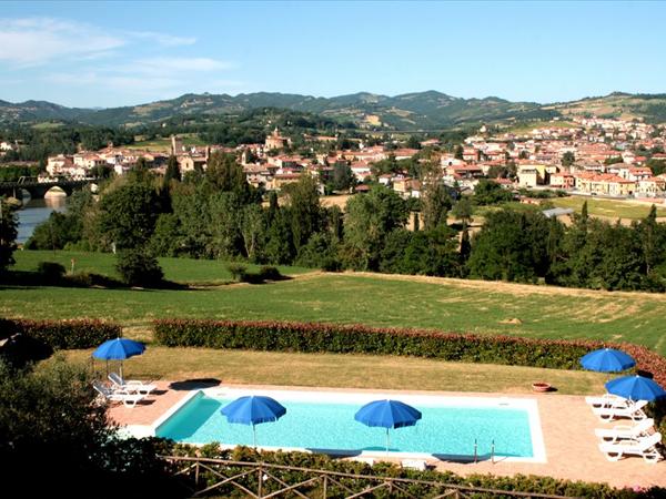 The swimming pool and the umbrian hills